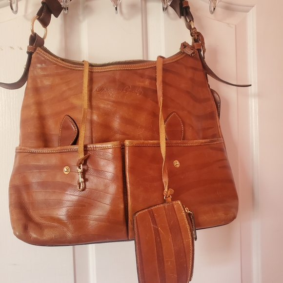 DOONEY AND BOURKE FLOURENTINE VACHETTA LARGE KEATHER BAG - Picture 4 of 7